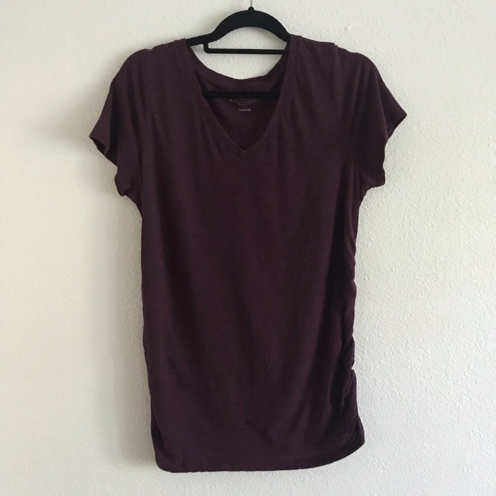 Liz Lange Maternity Plum T-Shirt - Large